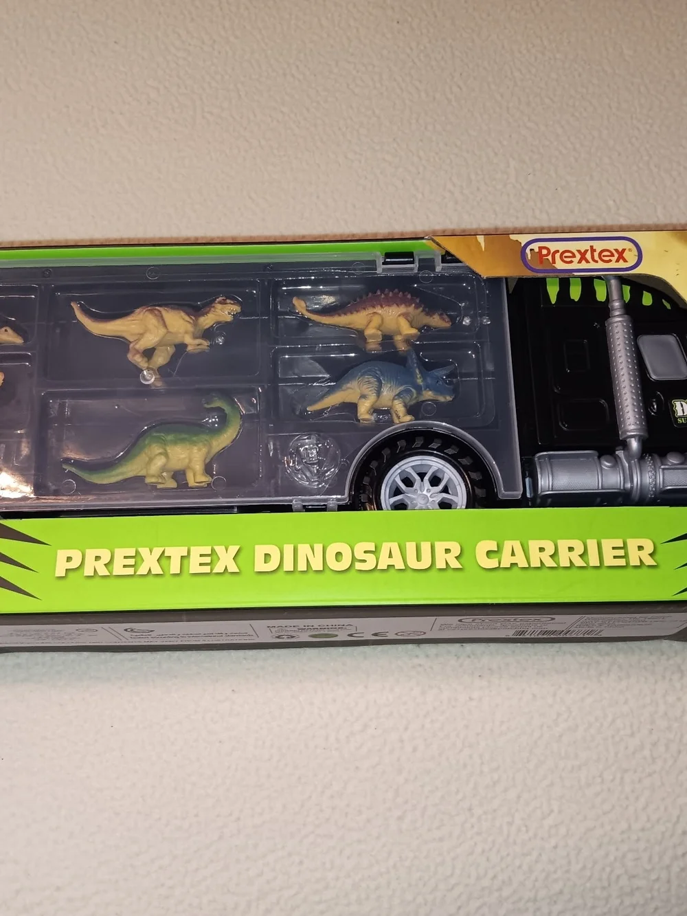 Dinosaur Carrier Playset with Green and Yellow Figures (Price Is Firm)
